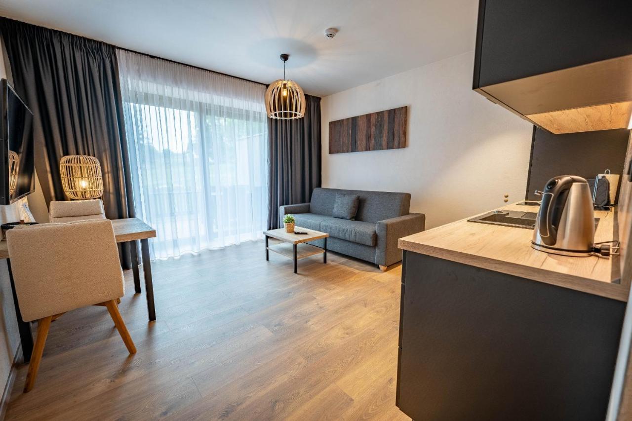 Apartmán „Tvrz Žumberk" č.6 – dvoulůžkový s terasou