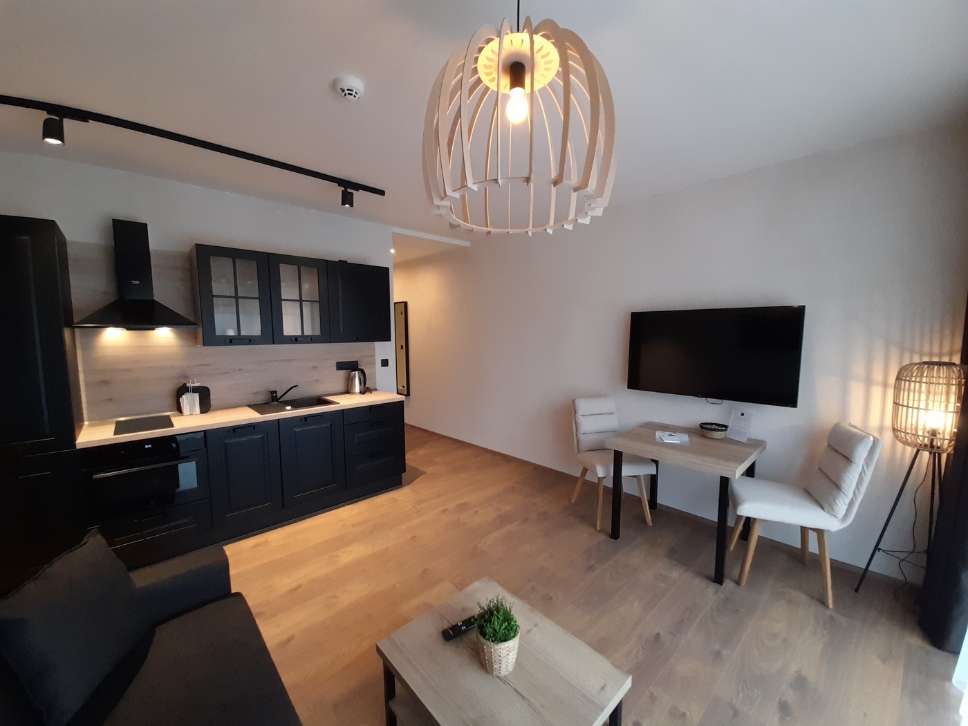 Apartmán „Tvrz Žumberk" č.6 – dvoulůžkový s terasou
