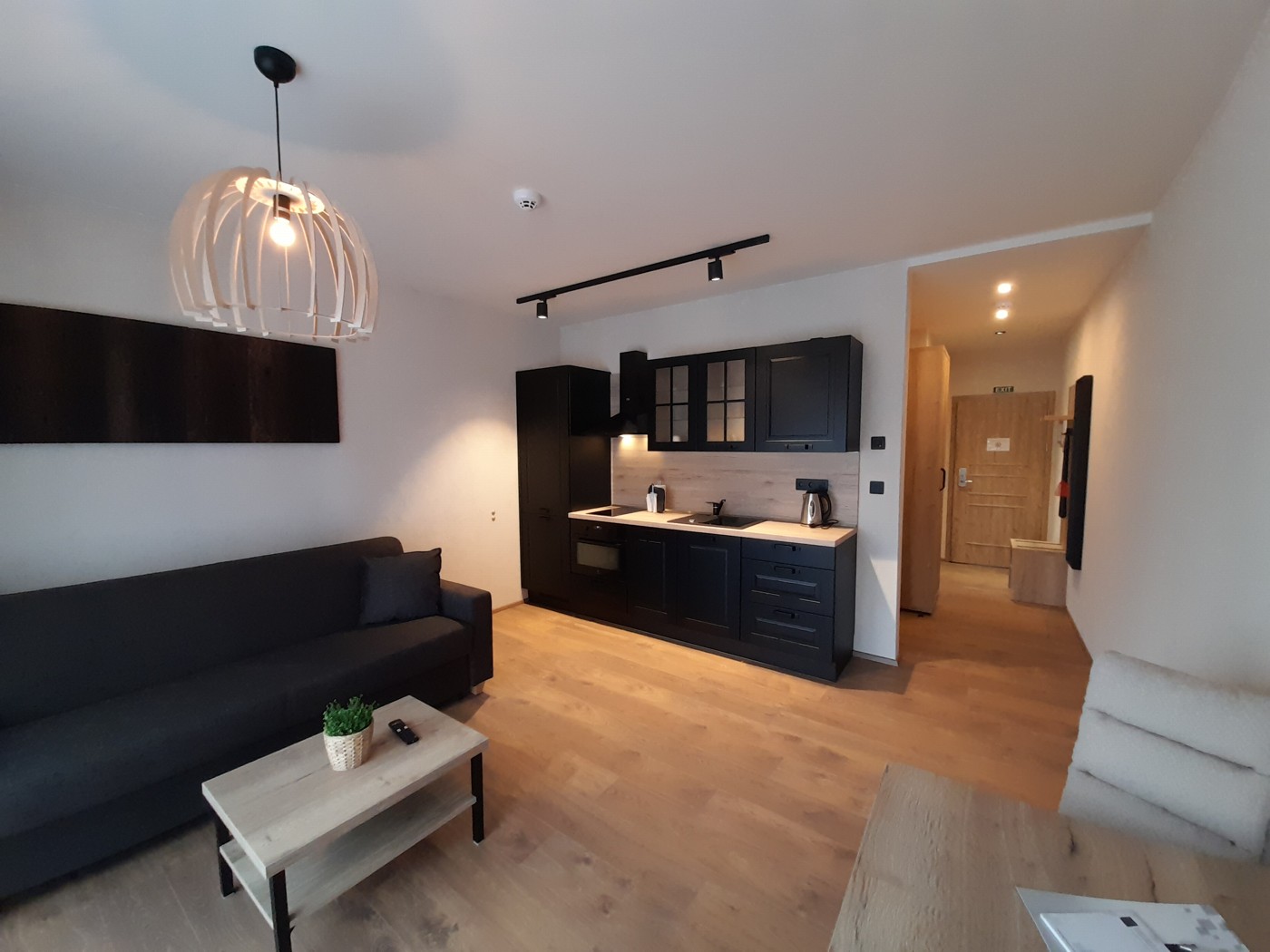 Apartmán „Tvrz Žumberk" č.6 – dvoulůžkový s terasou