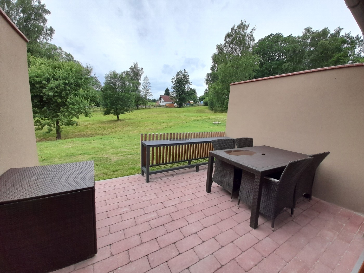 Apartmán „Tvrz Žumberk" č.6 – dvoulůžkový s terasou